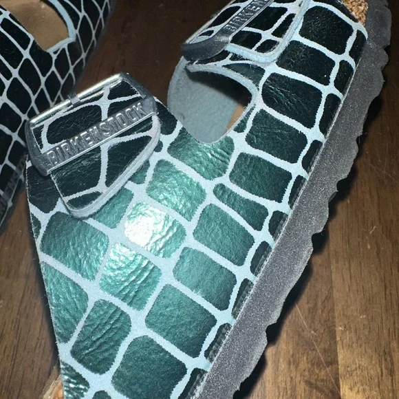 Birkenstock Arizona Gator Gleam sandals 38 US 7-7.5 womens ocean breeze EUC - Picture 4 of 7